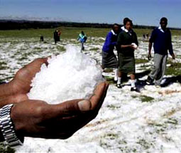 В экваториальной Кении (Африка) выпал снег: такой феномен в этих местах зарегистрирован впервые!